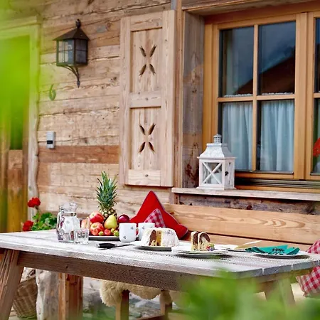 Promi-alm In *